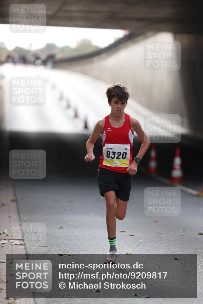 05.10.2025 - 20. swb-Marathon Bremen Michael Strokosch http://msf.ph/oto/9209817 05.10.2025 10:30:12 Laufen 9320 meine-sportfotos.de