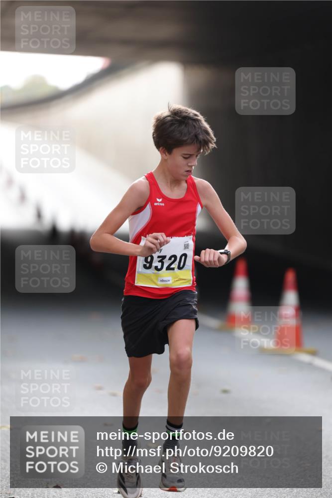 05.10.2025 - 20. swb-Marathon Bremen Michael Strokosch http://msf.ph/oto/9209820 05.10.2025 10:30:13 Laufen 9320 meine-sportfotos.de
