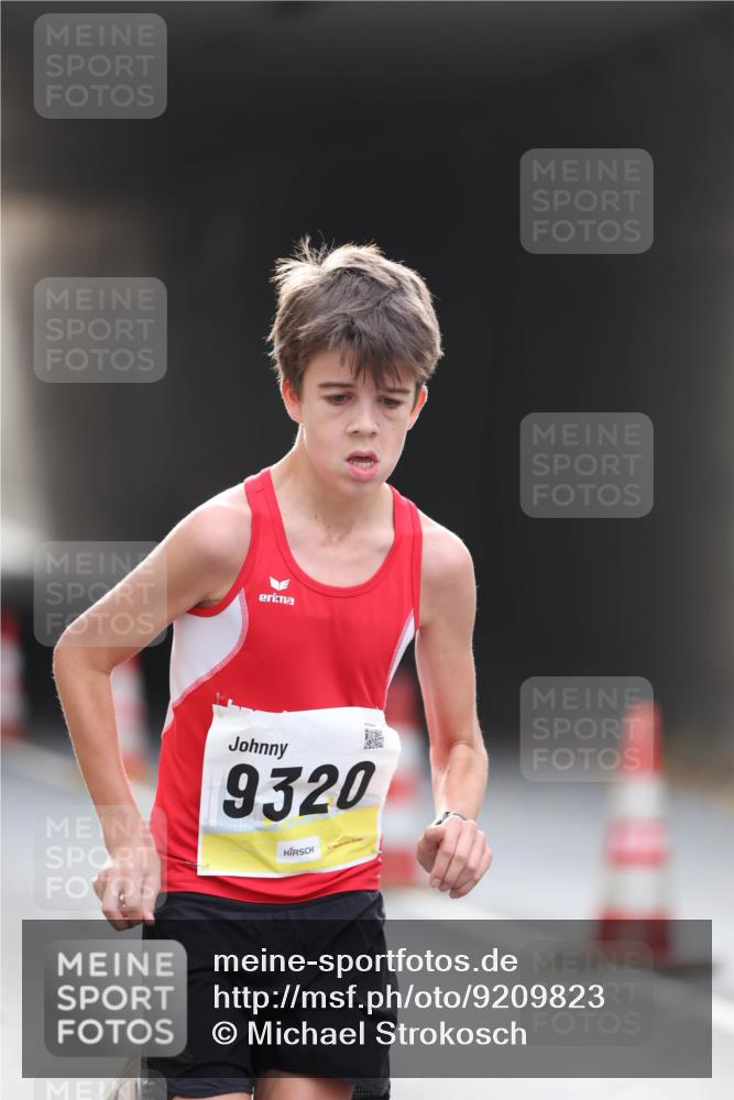 05.10.2025 - 20. swb-Marathon Bremen Michael Strokosch http://msf.ph/oto/9209823 05.10.2025 10:30:14 Laufen 9320 meine-sportfotos.de