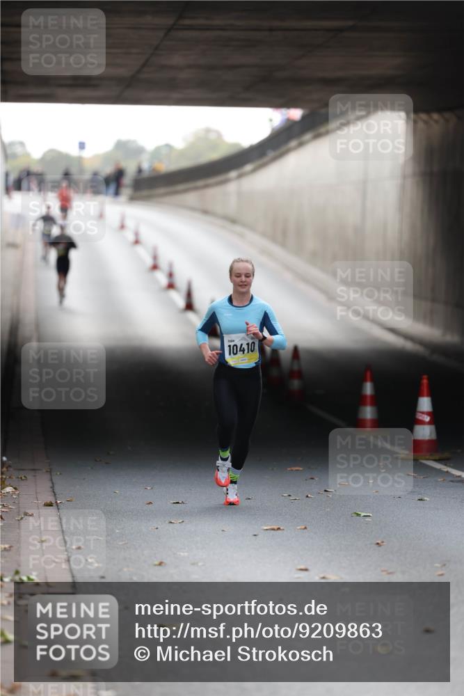 05.10.2025 - 20. swb-Marathon Bremen Michael Strokosch http://msf.ph/oto/9209863 05.10.2025 10:31:07 Laufen 10410, 1200 meine-sportfotos.de