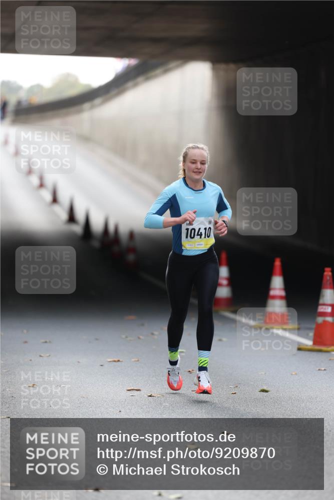 05.10.2025 - 20. swb-Marathon Bremen Michael Strokosch http://msf.ph/oto/9209870 05.10.2025 10:31:09 Laufen 10410 meine-sportfotos.de