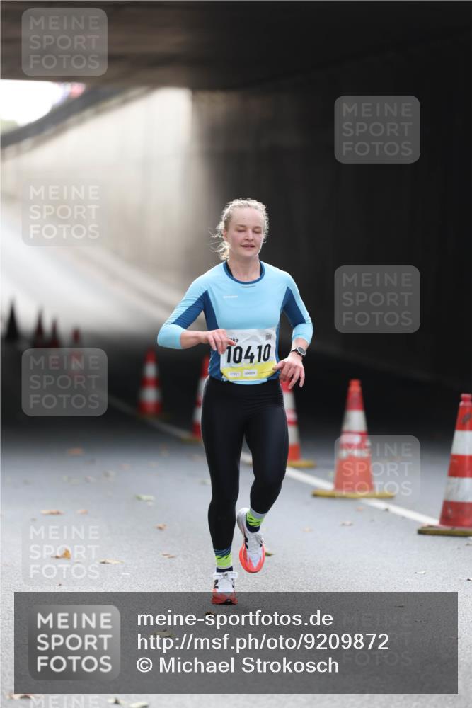 05.10.2025 - 20. swb-Marathon Bremen Michael Strokosch http://msf.ph/oto/9209872 05.10.2025 10:31:10 Laufen 10410, 01831 meine-sportfotos.de
