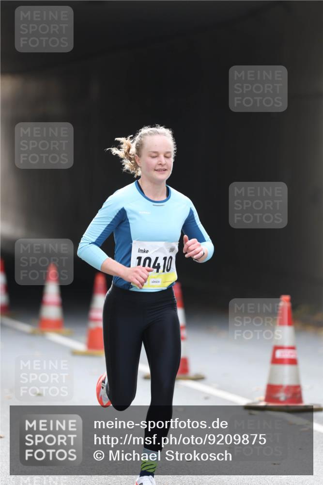 05.10.2025 - 20. swb-Marathon Bremen Michael Strokosch http://msf.ph/oto/9209875 05.10.2025 10:31:10 Laufen 10410 meine-sportfotos.de