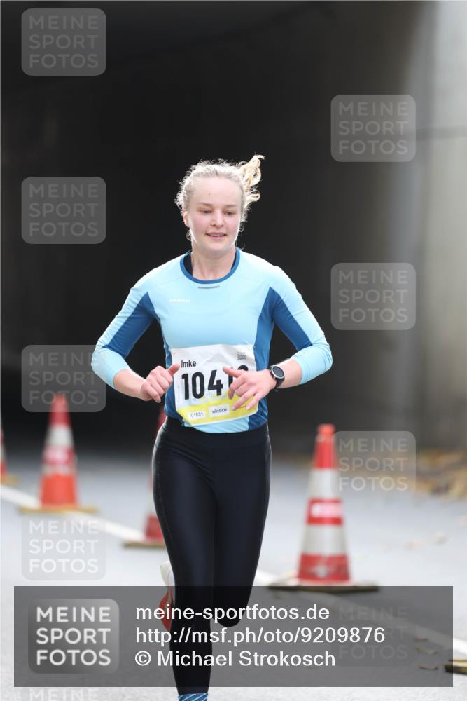 05.10.2025 - 20. swb-Marathon Bremen Michael Strokosch http://msf.ph/oto/9209876 05.10.2025 10:31:11 Laufen 104, 01831 meine-sportfotos.de