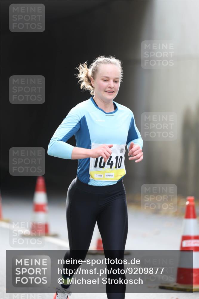 05.10.2025 - 20. swb-Marathon Bremen Michael Strokosch http://msf.ph/oto/9209877 05.10.2025 10:31:11 Laufen 10410, 01831 meine-sportfotos.de