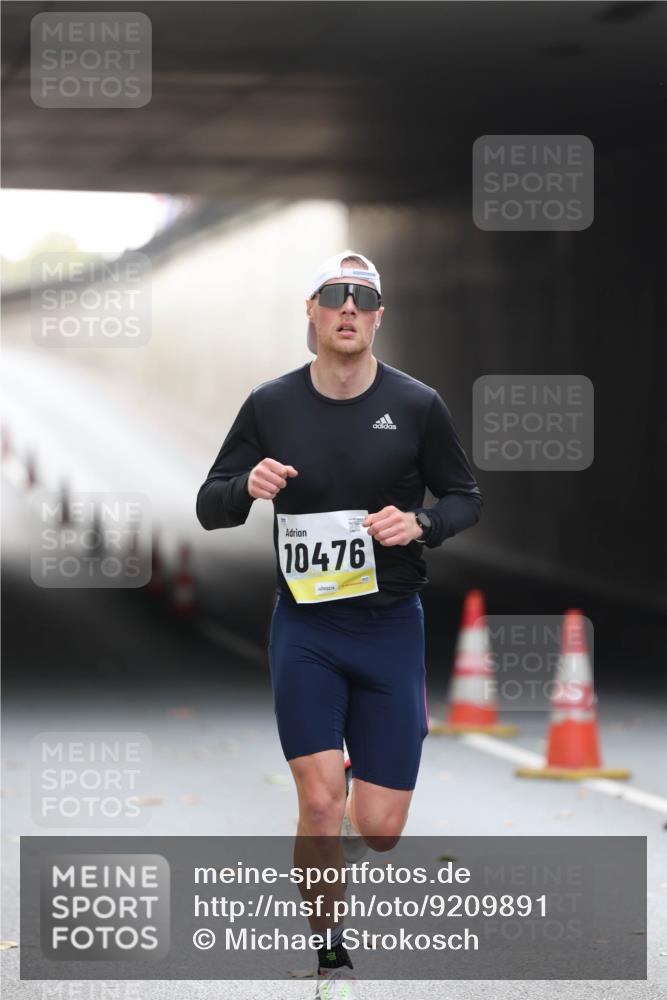 05.10.2025 - 20. swb-Marathon Bremen Michael Strokosch http://msf.ph/oto/9209891 05.10.2025 10:31:24 Laufen 10476 meine-sportfotos.de