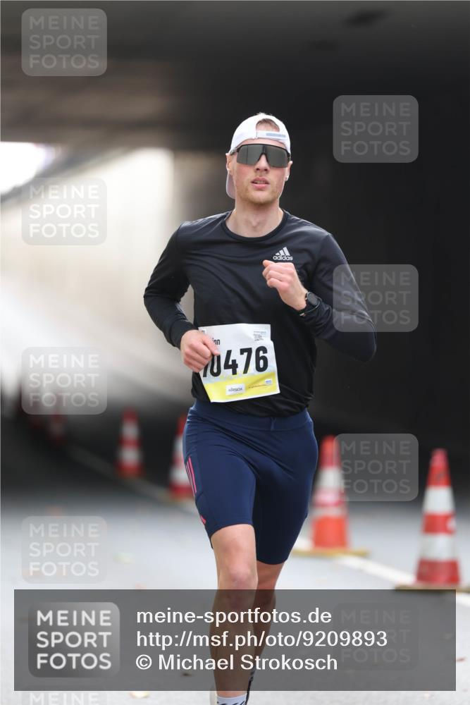 05.10.2025 - 20. swb-Marathon Bremen Michael Strokosch http://msf.ph/oto/9209893 05.10.2025 10:31:25 Laufen 0476 meine-sportfotos.de