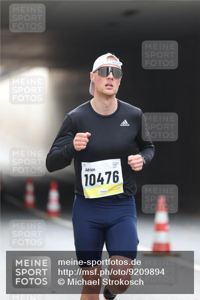 05.10.2025 - 20. swb-Marathon Bremen Michael Strokosch http://msf.ph/oto/9209894 05.10.2025 10:31:25 Laufen 10476 meine-sportfotos.de