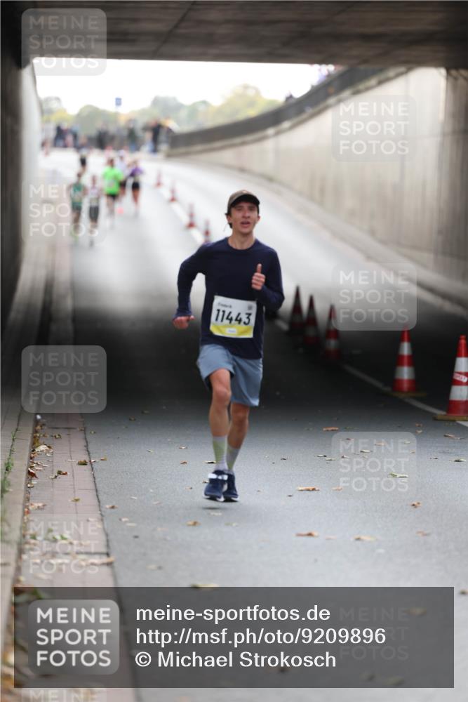 05.10.2025 - 20. swb-Marathon Bremen Michael Strokosch http://msf.ph/oto/9209896 05.10.2025 10:31:27 Laufen 11443 meine-sportfotos.de