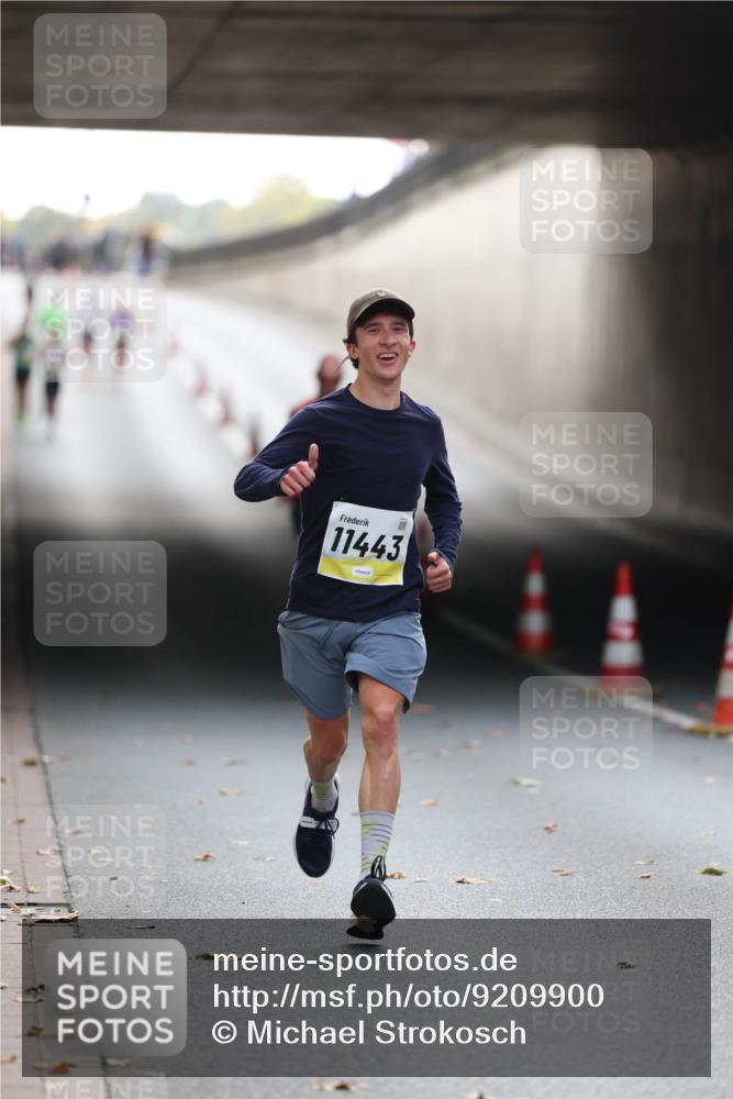 05.10.2025 - 20. swb-Marathon Bremen Michael Strokosch http://msf.ph/oto/9209900 05.10.2025 10:31:28 Laufen 0, 11443 meine-sportfotos.de