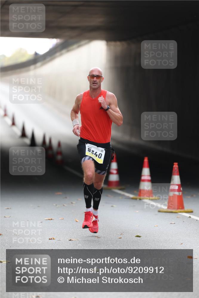 05.10.2025 - 20. swb-Marathon Bremen Michael Strokosch http://msf.ph/oto/9209912 05.10.2025 10:31:32 Laufen 9340 meine-sportfotos.de