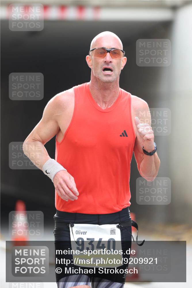 05.10.2025 - 20. swb-Marathon Bremen Michael Strokosch http://msf.ph/oto/9209921 05.10.2025 10:31:34 Laufen 9340, 02300 meine-sportfotos.de
