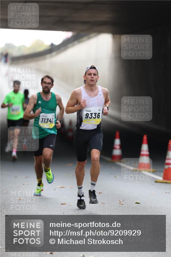 05.10.2025 - 20. swb-Marathon Bremen Michael Strokosch http://msf.ph/oto/9209929 05.10.2025 10:31:44 Laufen 11341, 9336, 01811 meine-sportfotos.de