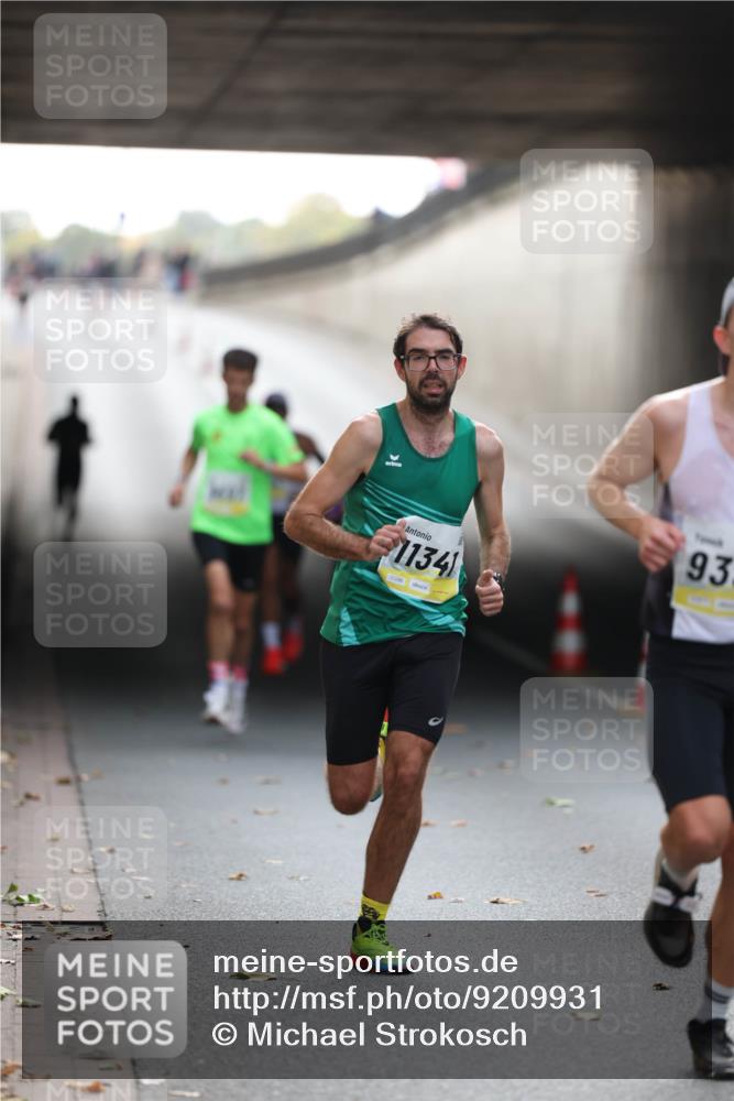 05.10.2025 - 20. swb-Marathon Bremen Michael Strokosch http://msf.ph/oto/9209931 05.10.2025 10:31:45 Laufen 11341, 02286, 93 meine-sportfotos.de