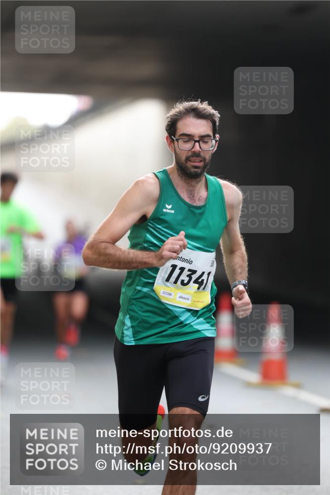 05.10.2025 - 20. swb-Marathon Bremen Michael Strokosch http://msf.ph/oto/9209937 05.10.2025 10:31:46 Laufen 11341, 02286 meine-sportfotos.de