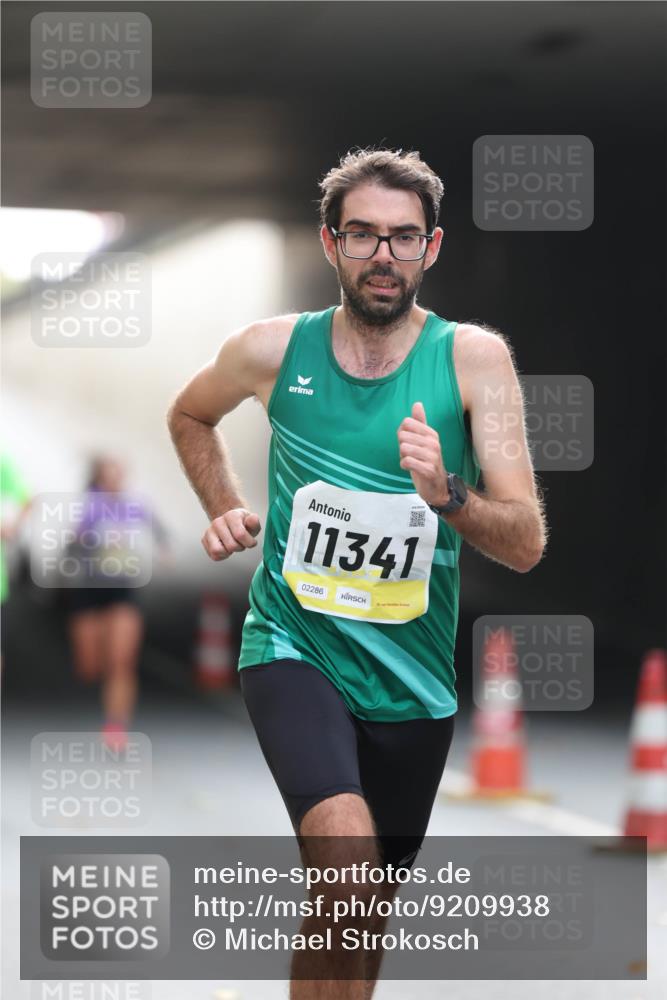 05.10.2025 - 20. swb-Marathon Bremen Michael Strokosch http://msf.ph/oto/9209938 05.10.2025 10:31:46 Laufen 11341, 02286, 20 meine-sportfotos.de
