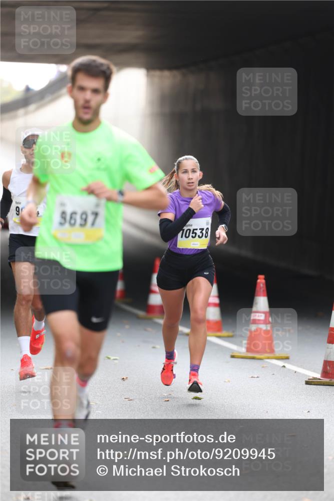 05.10.2025 - 20. swb-Marathon Bremen Michael Strokosch http://msf.ph/oto/9209945 05.10.2025 10:31:49 Laufen 9, 9697, 10538 meine-sportfotos.de