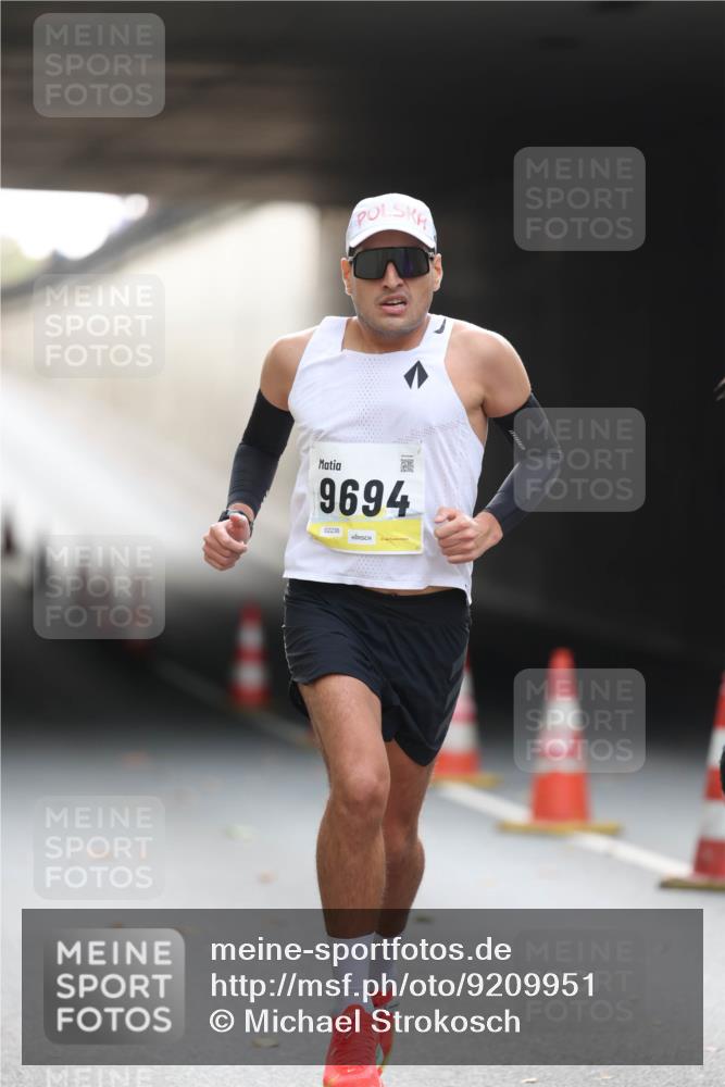 05.10.2025 - 20. swb-Marathon Bremen Michael Strokosch http://msf.ph/oto/9209951 05.10.2025 10:31:51 Laufen 9694, 02236 meine-sportfotos.de