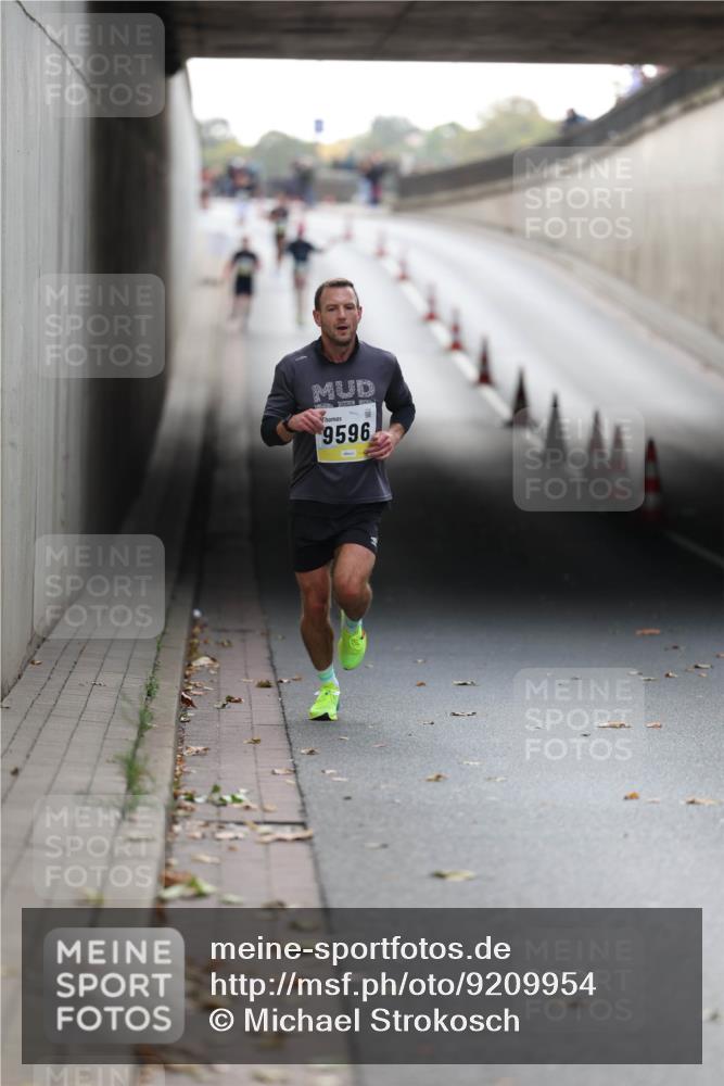 05.10.2025 - 20. swb-Marathon Bremen Michael Strokosch http://msf.ph/oto/9209954 05.10.2025 10:31:55 Laufen 9596 meine-sportfotos.de