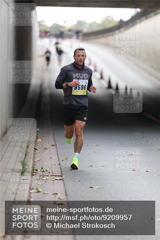 05.10.2025 - 20. swb-Marathon Bremen Michael Strokosch http://msf.ph/oto/9209957 05.10.2025 10:31:56 Laufen 9596 meine-sportfotos.de