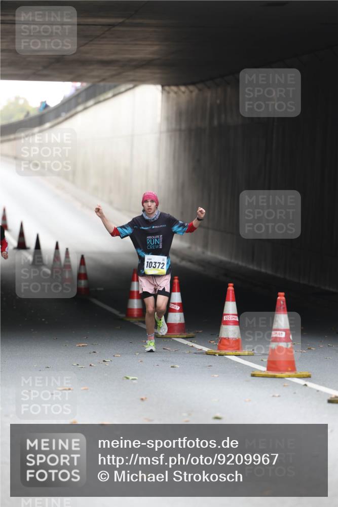 05.10.2025 - 20. swb-Marathon Bremen Michael Strokosch http://msf.ph/oto/9209967 05.10.2025 10:32:11 Laufen 10372 meine-sportfotos.de