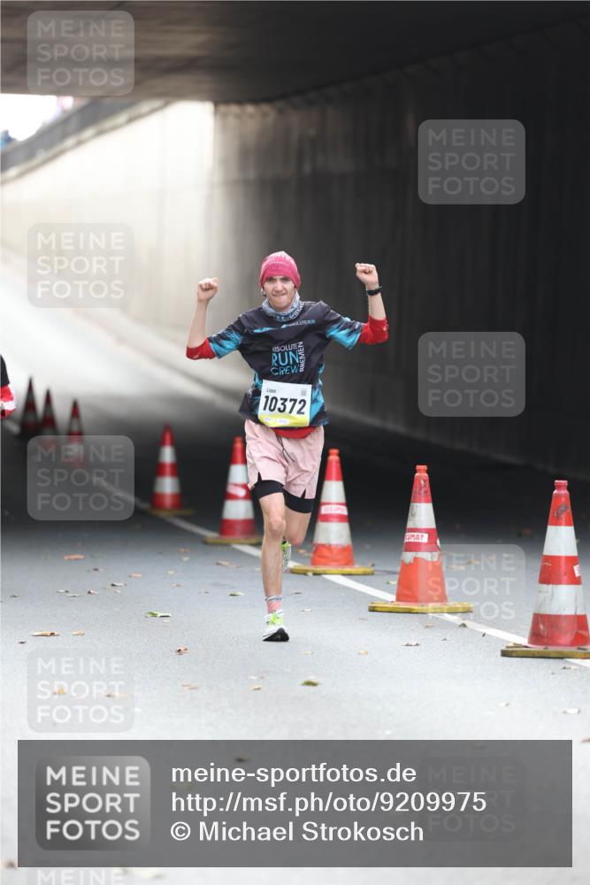 05.10.2025 - 20. swb-Marathon Bremen Michael Strokosch http://msf.ph/oto/9209975 05.10.2025 10:32:13 Laufen 10372 meine-sportfotos.de