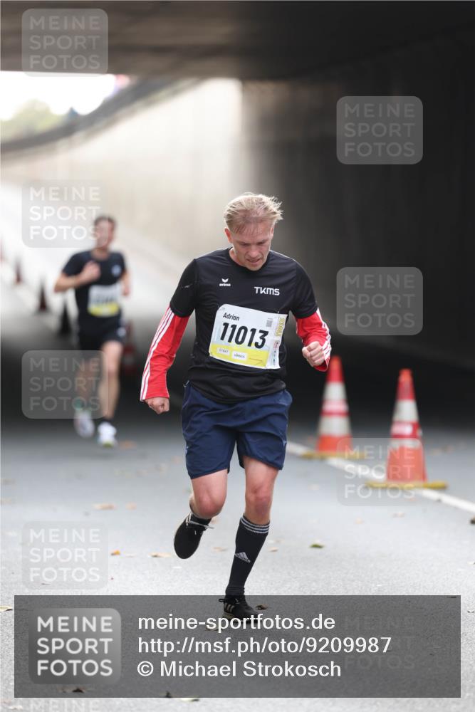 05.10.2025 - 20. swb-Marathon Bremen Michael Strokosch http://msf.ph/oto/9209987 05.10.2025 10:32:16 Laufen 11013, 01847 meine-sportfotos.de