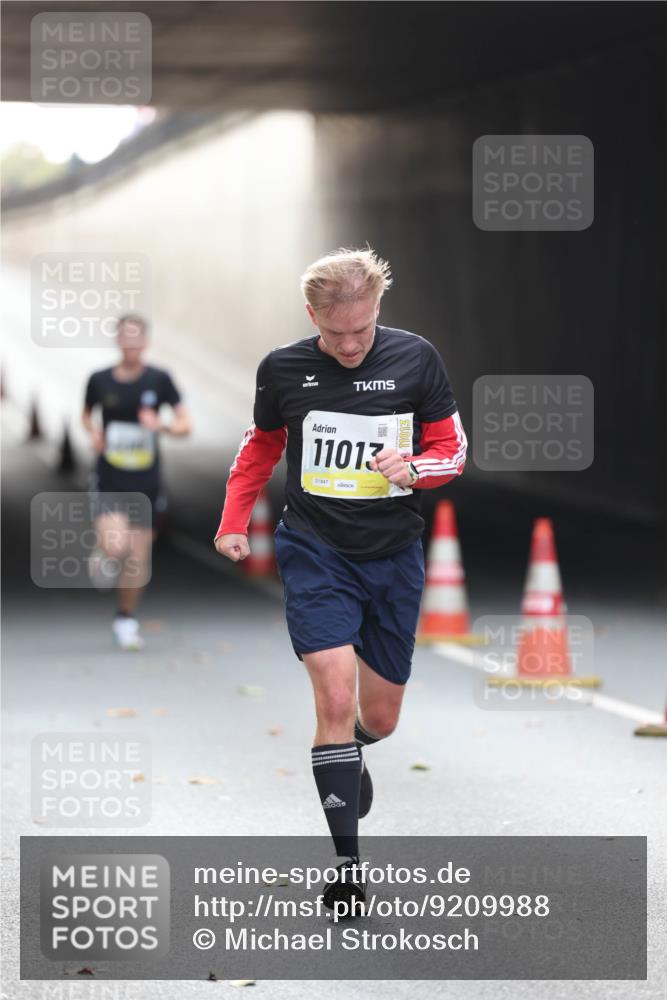 05.10.2025 - 20. swb-Marathon Bremen Michael Strokosch http://msf.ph/oto/9209988 05.10.2025 10:32:16 Laufen 11013, 01847, 11013 meine-sportfotos.de