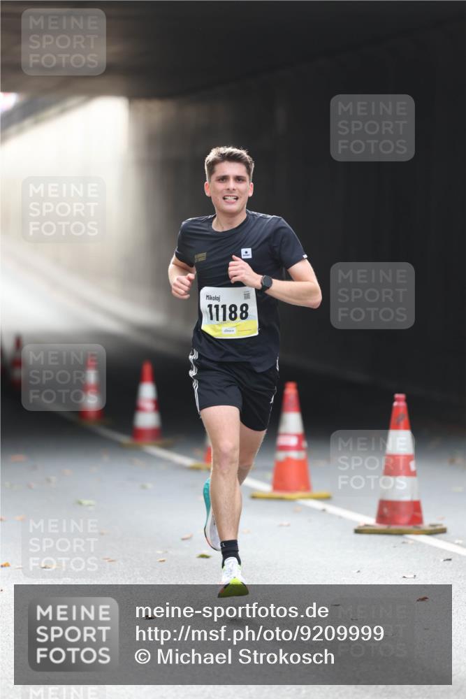 05.10.2025 - 20. swb-Marathon Bremen Michael Strokosch http://msf.ph/oto/9209999 05.10.2025 10:32:20 Laufen 11188 meine-sportfotos.de