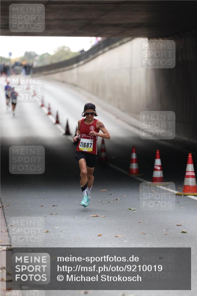 05.10.2025 - 20. swb-Marathon Bremen Michael Strokosch http://msf.ph/oto/9210019 05.10.2025 10:32:31 Laufen 11687 meine-sportfotos.de