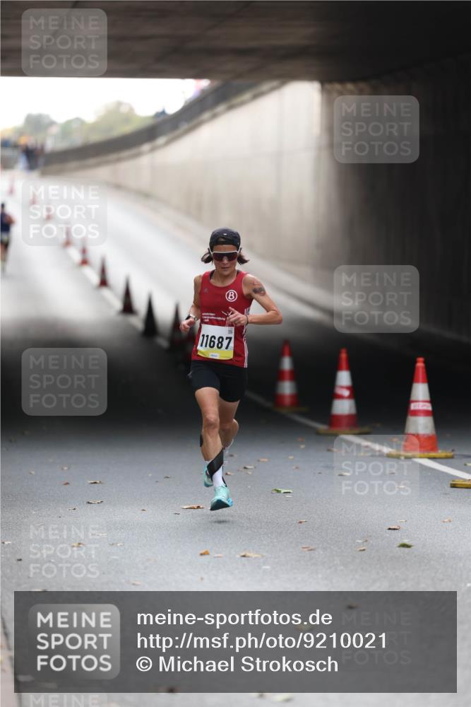 05.10.2025 - 20. swb-Marathon Bremen Michael Strokosch http://msf.ph/oto/9210021 05.10.2025 10:32:31 Laufen 11687 meine-sportfotos.de