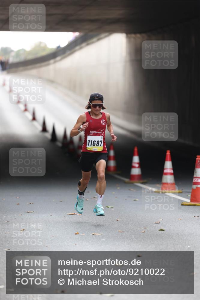 05.10.2025 - 20. swb-Marathon Bremen Michael Strokosch http://msf.ph/oto/9210022 05.10.2025 10:32:32 Laufen 11687 meine-sportfotos.de