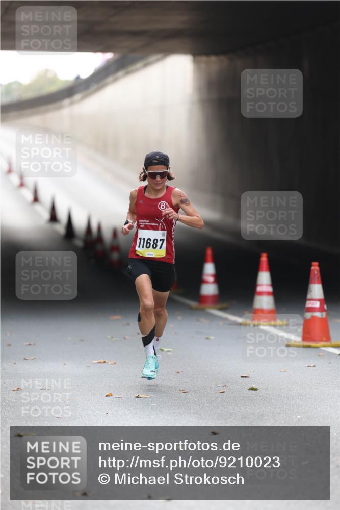 05.10.2025 - 20. swb-Marathon Bremen Michael Strokosch http://msf.ph/oto/9210023 05.10.2025 10:32:32 Laufen 11687 meine-sportfotos.de