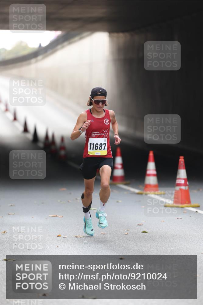 05.10.2025 - 20. swb-Marathon Bremen Michael Strokosch http://msf.ph/oto/9210024 05.10.2025 10:32:32 Laufen 11687 meine-sportfotos.de