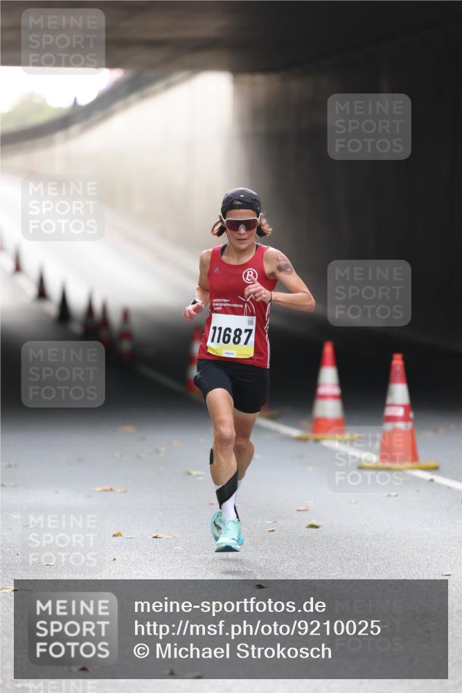 05.10.2025 - 20. swb-Marathon Bremen Michael Strokosch http://msf.ph/oto/9210025 05.10.2025 10:32:32 Laufen 11687 meine-sportfotos.de