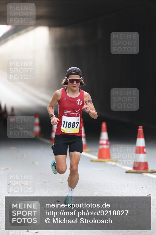 05.10.2025 - 20. swb-Marathon Bremen Michael Strokosch http://msf.ph/oto/9210027 05.10.2025 10:32:33 Laufen 11687 meine-sportfotos.de