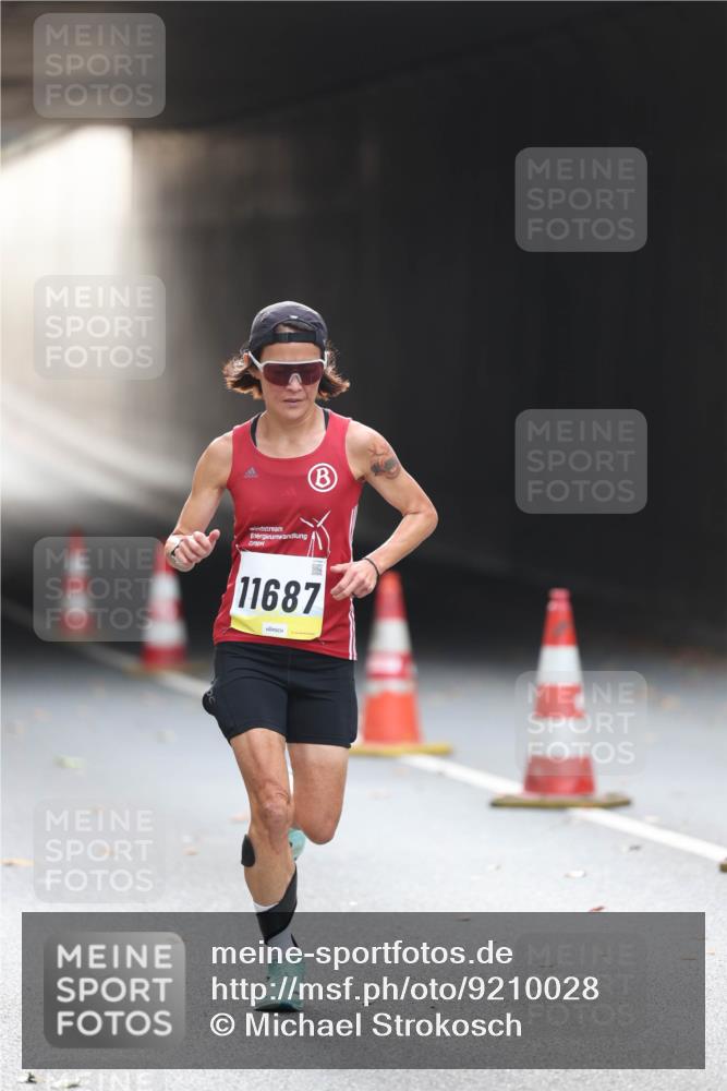 05.10.2025 - 20. swb-Marathon Bremen Michael Strokosch http://msf.ph/oto/9210028 05.10.2025 10:32:33 Laufen 11687 meine-sportfotos.de