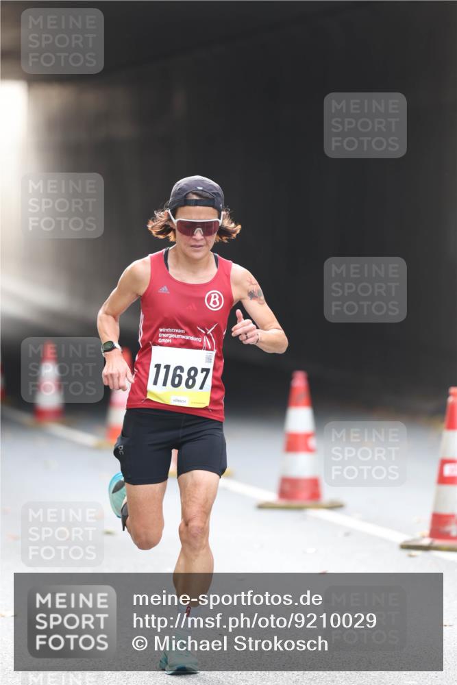 05.10.2025 - 20. swb-Marathon Bremen Michael Strokosch http://msf.ph/oto/9210029 05.10.2025 10:32:34 Laufen 11687 meine-sportfotos.de