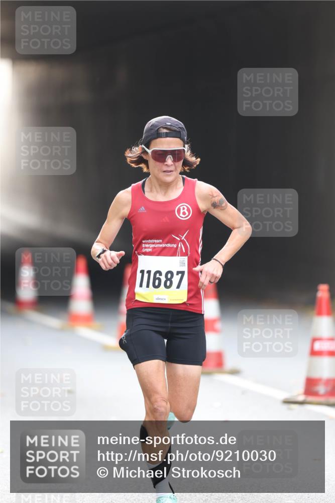 05.10.2025 - 20. swb-Marathon Bremen Michael Strokosch http://msf.ph/oto/9210030 05.10.2025 10:32:34 Laufen 11687 meine-sportfotos.de