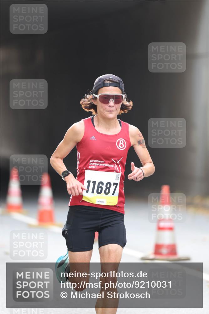 05.10.2025 - 20. swb-Marathon Bremen Michael Strokosch http://msf.ph/oto/9210031 05.10.2025 10:32:34 Laufen 11687 meine-sportfotos.de