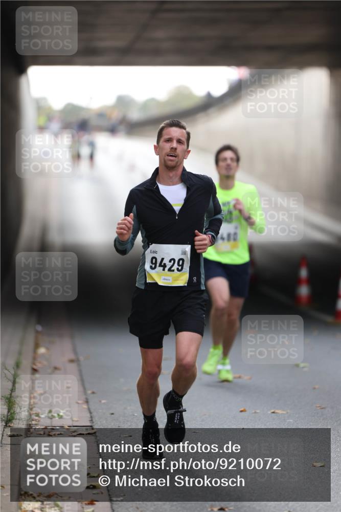 05.10.2025 - 20. swb-Marathon Bremen Michael Strokosch http://msf.ph/oto/9210072 05.10.2025 10:33:01 Laufen 9429, 480 meine-sportfotos.de