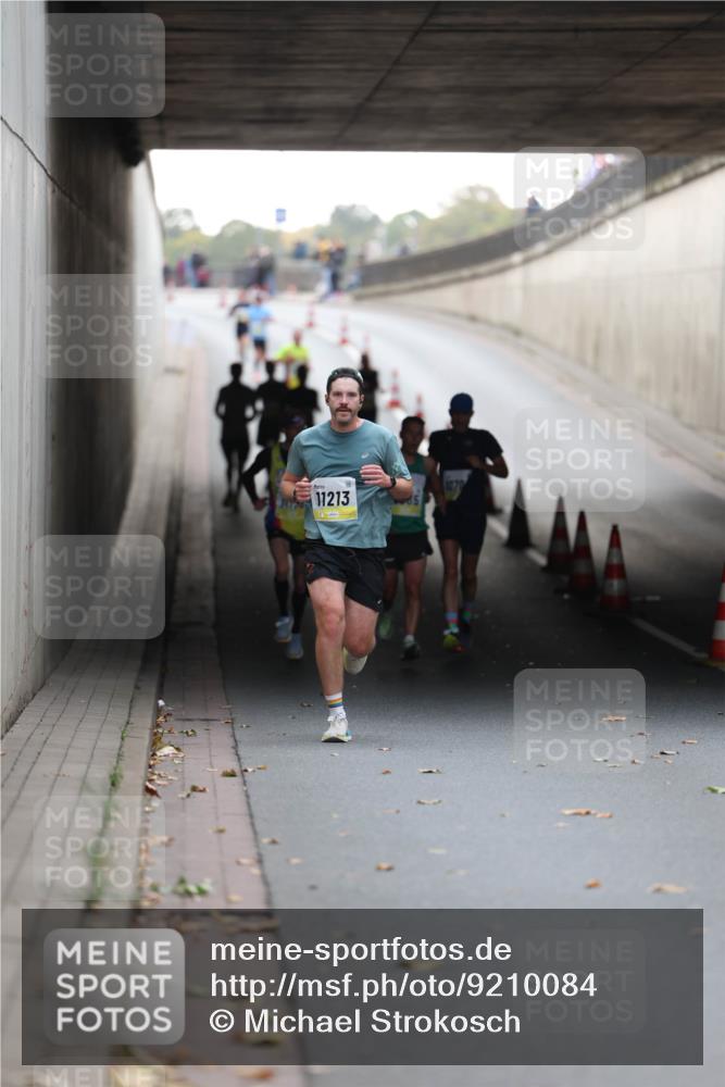 05.10.2025 - 20. swb-Marathon Bremen Michael Strokosch http://msf.ph/oto/9210084 05.10.2025 10:33:19 Laufen 11213 meine-sportfotos.de