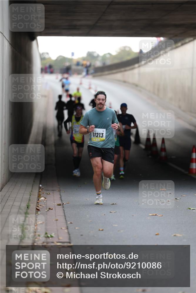 05.10.2025 - 20. swb-Marathon Bremen Michael Strokosch http://msf.ph/oto/9210086 05.10.2025 10:33:20 Laufen 11213 meine-sportfotos.de