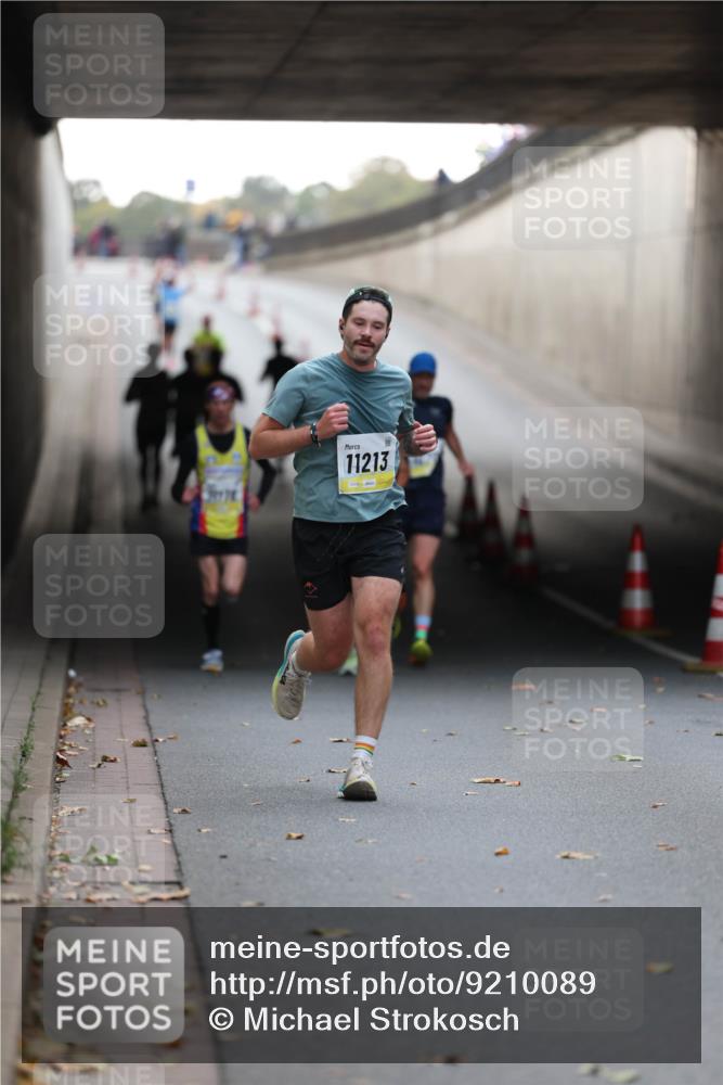 05.10.2025 - 20. swb-Marathon Bremen Michael Strokosch http://msf.ph/oto/9210089 05.10.2025 10:33:21 Laufen 11213 meine-sportfotos.de