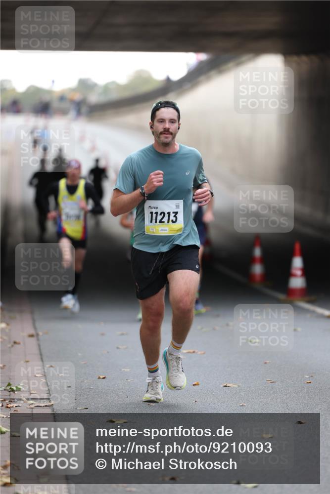 05.10.2025 - 20. swb-Marathon Bremen Michael Strokosch http://msf.ph/oto/9210093 05.10.2025 10:33:22 Laufen 11213 meine-sportfotos.de
