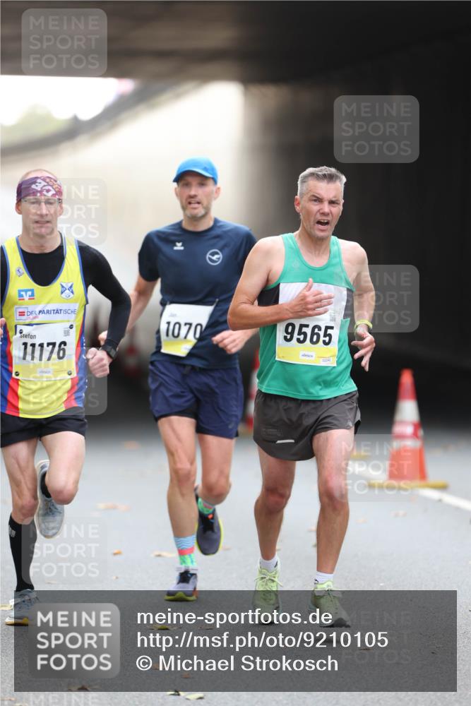 05.10.2025 - 20. swb-Marathon Bremen Michael Strokosch http://msf.ph/oto/9210105 05.10.2025 10:33:26 Laufen 11176, 1070, 9565, 02242 meine-sportfotos.de