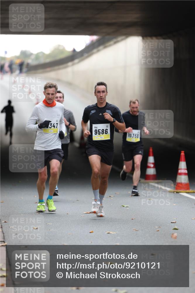 05.10.2025 - 20. swb-Marathon Bremen Michael Strokosch http://msf.ph/oto/9210121 05.10.2025 10:33:32 Laufen 347, 9586, 10358 meine-sportfotos.de