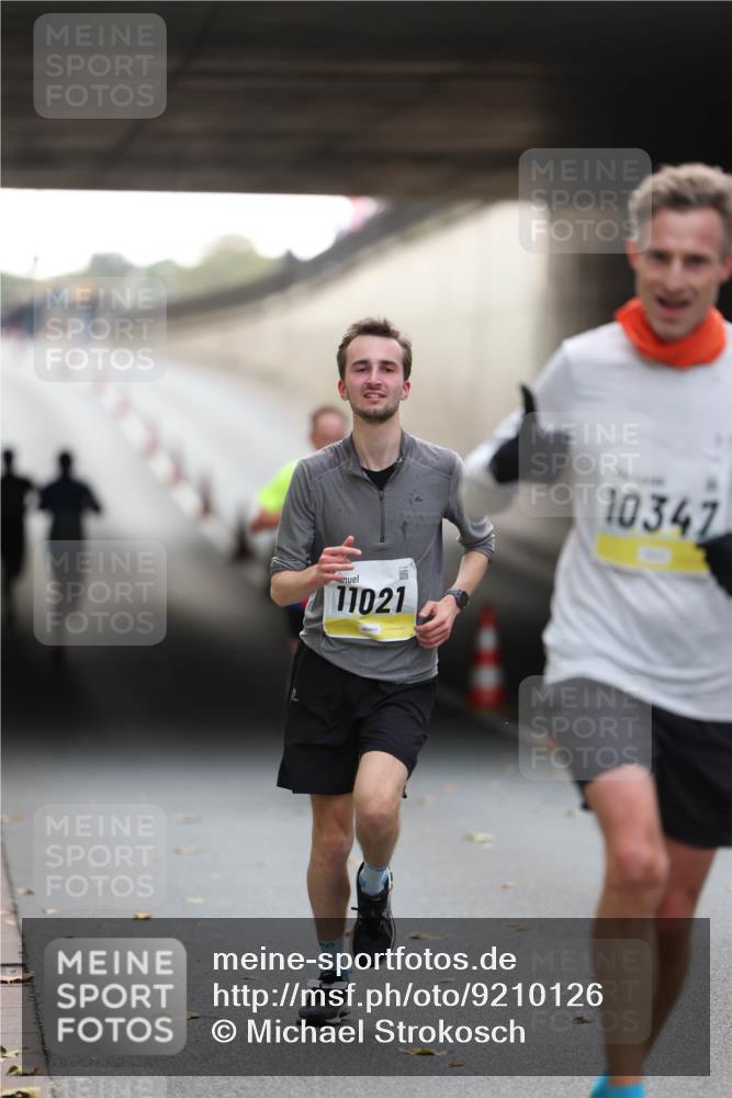 05.10.2025 - 20. swb-Marathon Bremen Michael Strokosch http://msf.ph/oto/9210126 05.10.2025 10:33:35 Laufen 11021, 10347 meine-sportfotos.de