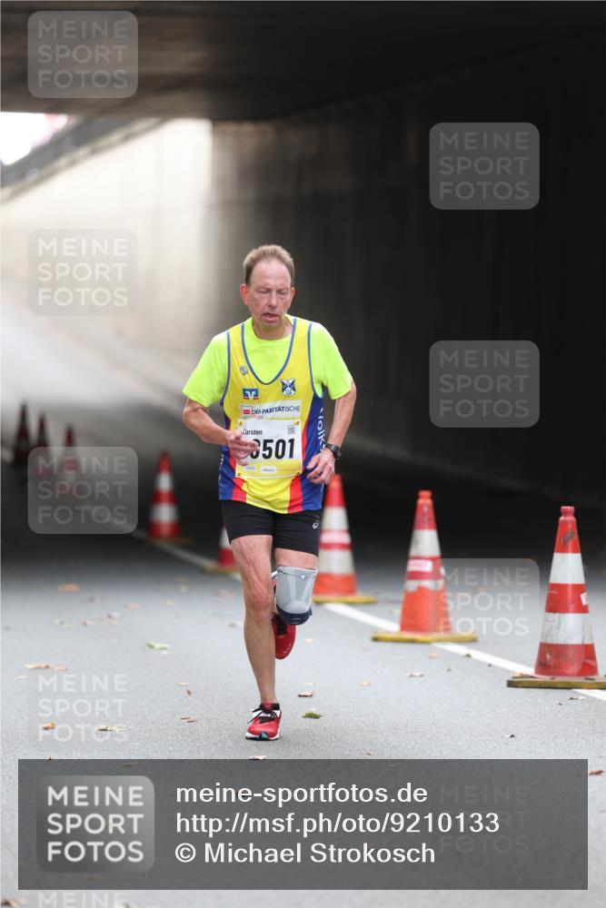 05.10.2025 - 20. swb-Marathon Bremen Michael Strokosch http://msf.ph/oto/9210133 05.10.2025 10:33:37 Laufen 501 meine-sportfotos.de