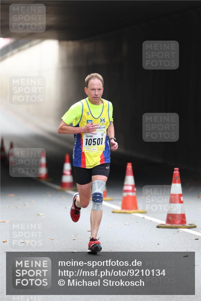 05.10.2025 - 20. swb-Marathon Bremen Michael Strokosch http://msf.ph/oto/9210134 05.10.2025 10:33:38 Laufen 10501 meine-sportfotos.de